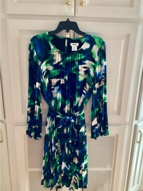 DKNY Green Blue and White Pleated Long Sleeve Tie-Waist Dress